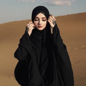 black hijab dp