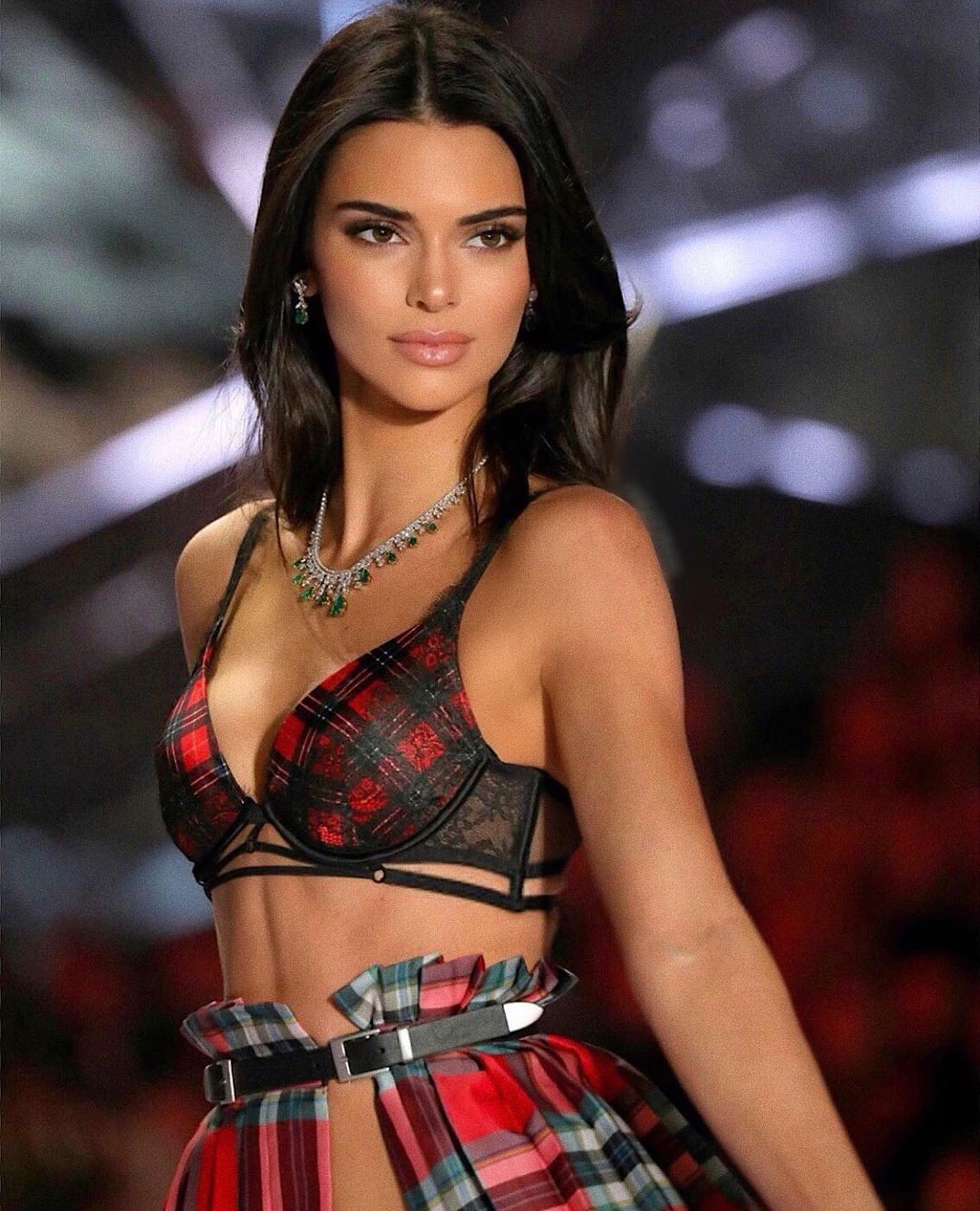 Kendall Jenner Photos Download